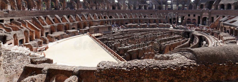 À l'intérieur de Roman Colosseum image stock À l'intérieur de Roman Colosseum image stock