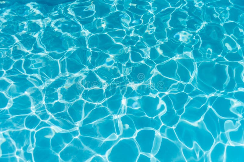Água rasgada azul na piscina Molhe o fundo de superfície imagens de stock Água rasgada azul na piscina Molhe o fundo de superfície imagens de stock