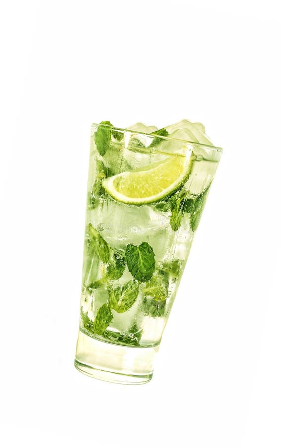 Álcool, mojito, vidro com uma inclinação, fundo isolado, branco feche acima, espaço da cópia, disposição de projeto foto de stock royalty free Álcool, mojito, vidro com uma inclinação, fundo isolado, branco feche acima, espaço da cópia, disposição de projeto foto de stock royalty free