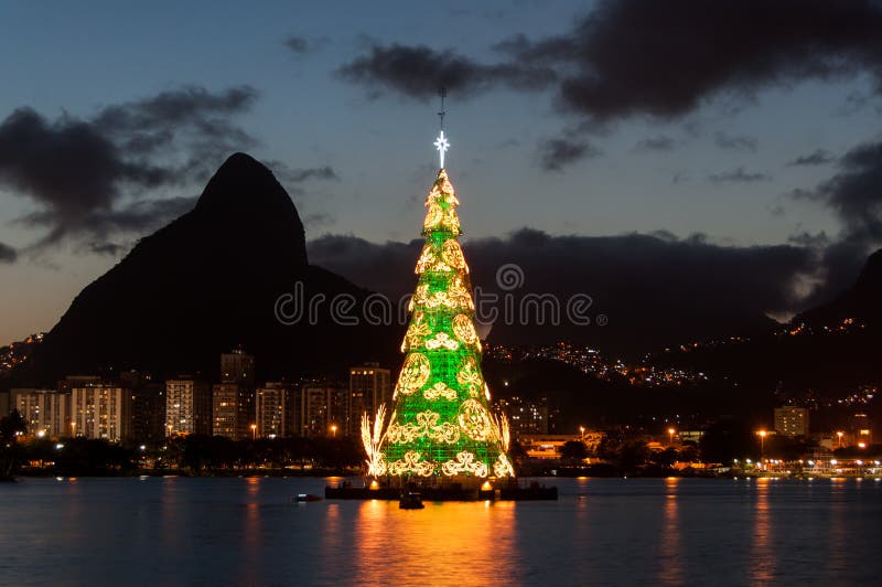 Árbol de navidad en Rio de Janeiro foto de archivo libre de regalías Árbol de navidad en Rio de Janeiro foto de archivo libre de regalías