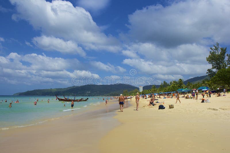 Área da praia de Karon em Phuket, Tailândia fotografia de stock royalty free Área da praia de Karon em Phuket, Tailândia fotografia de stock royalty free