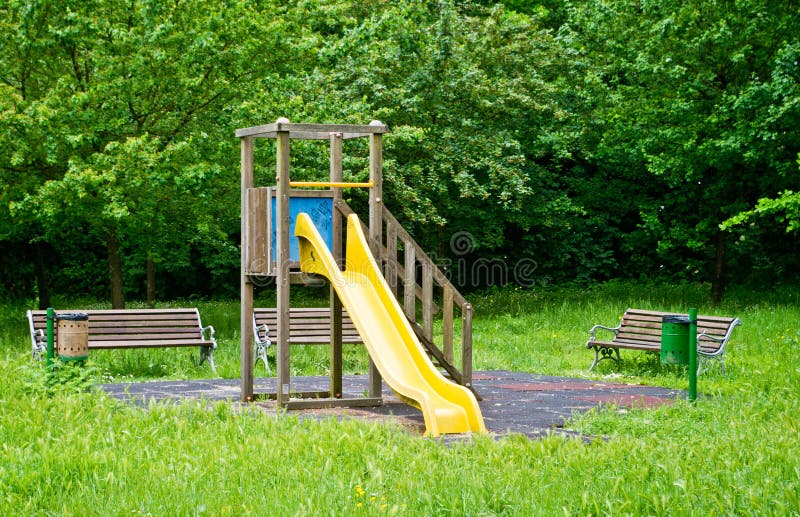 Muebles Urbanos Para Los Niños 1 Imagen de archivo - Imagen de