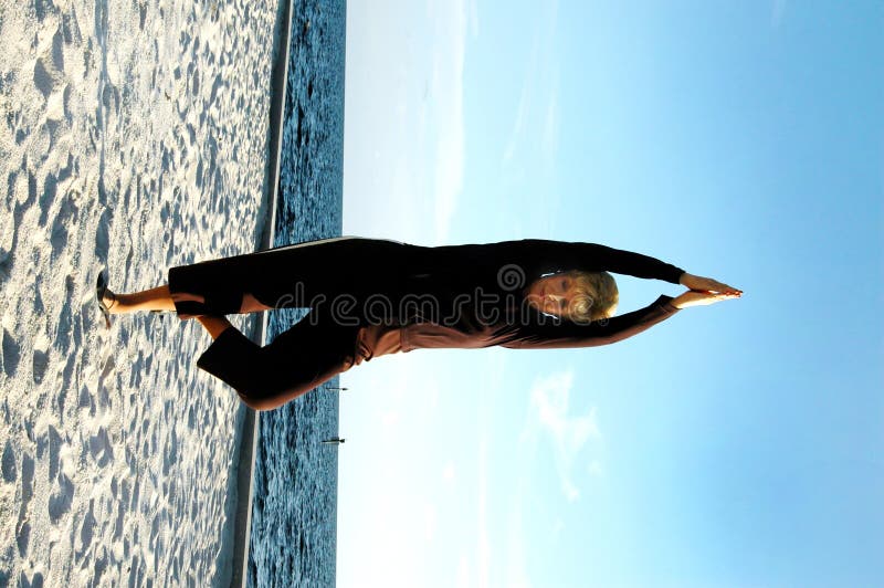 Älteres Yoga lizenzfreies stockfoto Älteres Yoga lizenzfreies stockfoto