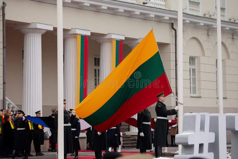 100. årsdag av återställandet av den litauiska statsstatusen royaltyfria bilder 100. årsdag av återställandet av den litauiska statsstatusen royaltyfria bilder