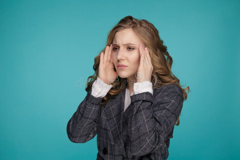 健康和痛苦 有被注重的被用尽的少妇强的紧张性头疼 E 库存图片 健康和痛苦 有被注重的被用尽的少妇强的紧张性头疼 E 库存图片