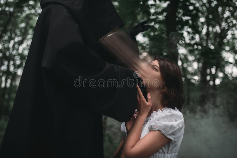 Śmierć bierze duszę młoda żeńska ofiara fotografia royalty free Śmierć bierze duszę młoda żeńska ofiara fotografia royalty free