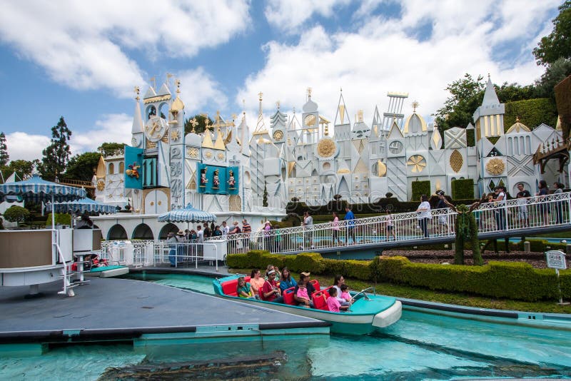 È un piccolo giro del mondo a Disneyland, la California immagine stock libera da diritti È un piccolo giro del mondo a Disneyland, la California immagine stock libera da diritti