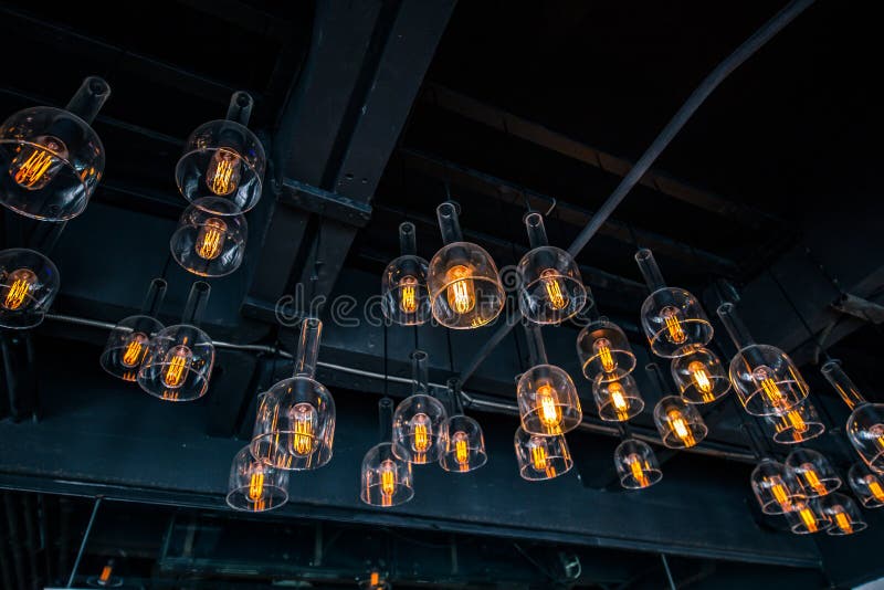 葡萄酒天花板downlight钨电灯泡顶楼样式 免版税库存图片 葡萄酒天花板downlight钨电灯泡顶楼样式 免版税库存图片