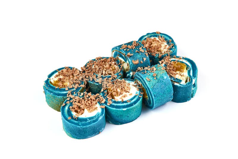 蓝色梅基寿司薄煎饼劳斯用果子关闭 被切的点心薄煎饼卷用奶油芝士供食的和甜调味汁隔绝了 库存照片 蓝色梅基寿司薄煎饼劳斯用果子关闭 被切的点心薄煎饼卷用奶油芝士供食的和甜调味汁隔绝了 库存照片