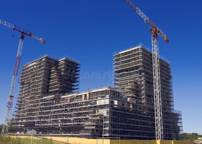 Échafaudage sur un chantier de construction images libres de droits Échafaudage sur un chantier de construction images libres de droits
