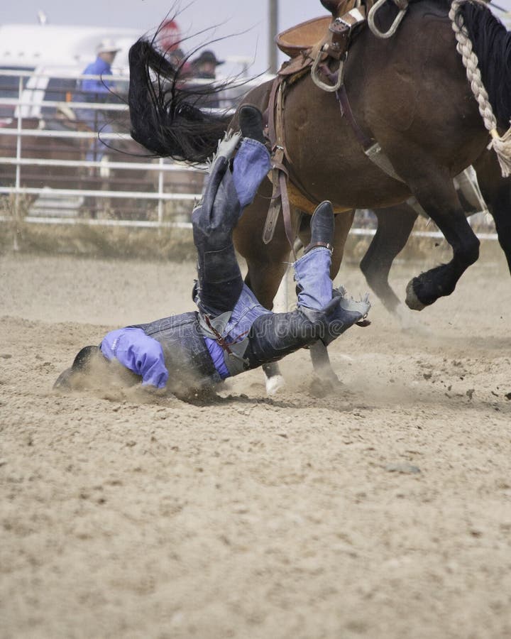 Échouer de Bronc de selle photos libres de droits Échouer de Bronc de selle photos libres de droits