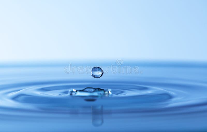Éclaboussure de baisses de l'eau photos stock Éclaboussure de baisses de l'eau photos stock