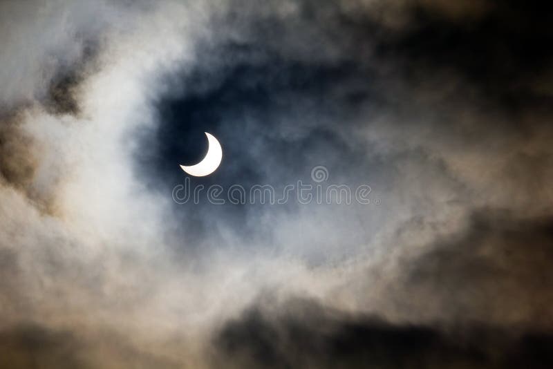 Éclipse solaire partielle images stock Éclipse solaire partielle images stock