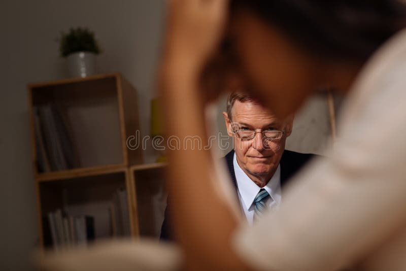 Écouter le patient image libre de droits Écouter le patient image libre de droits