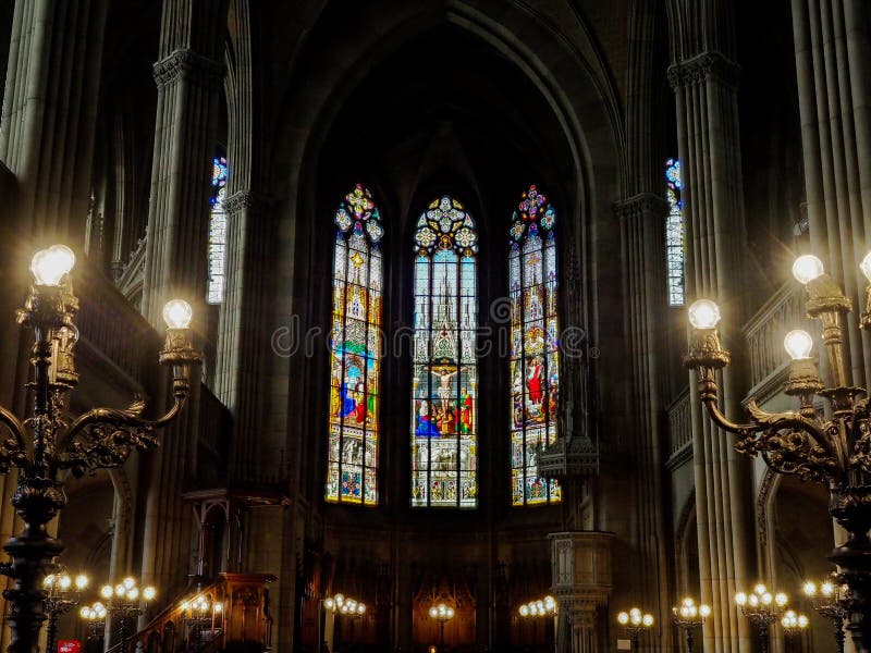 Église d'Elisabeth à Bâle, vue intérieure, architecture majestueuse images libres de droits Église d'Elisabeth à Bâle, vue intérieure, architecture majestueuse images libres de droits