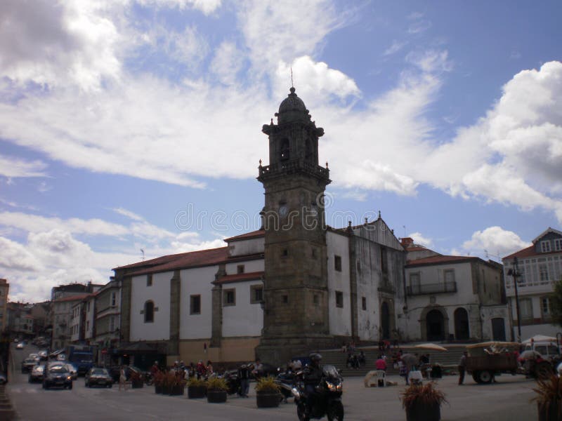 Église Et Couvent De Saint-Domingue Sur La Place Hm Garcia Naveira À Betanzos. 7 ao?t 2012. Betanzos La Coruna Galicia, Espagne photographie stock libre de droits Église Et Couvent De Saint-Domingue Sur La Place Hm Garcia Naveira À Betanzos. 7 ao?t 2012. Betanzos La Coruna Galicia, Espagne photographie stock libre de droits