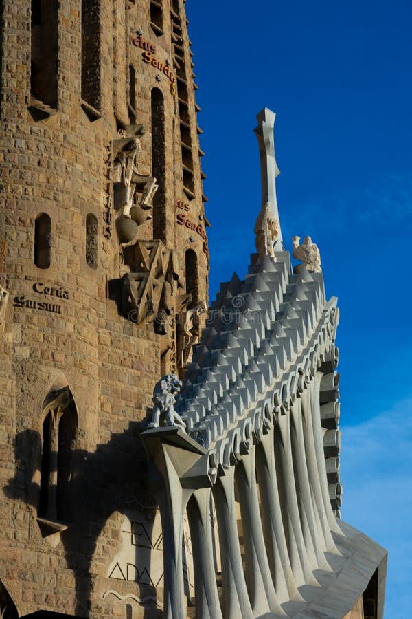 Église expiatoire de la La sainte Sagrada Familia de Templo Expiatorio De de famille image stock Église expiatoire de la La sainte Sagrada Familia de Templo Expiatorio De de famille image stock