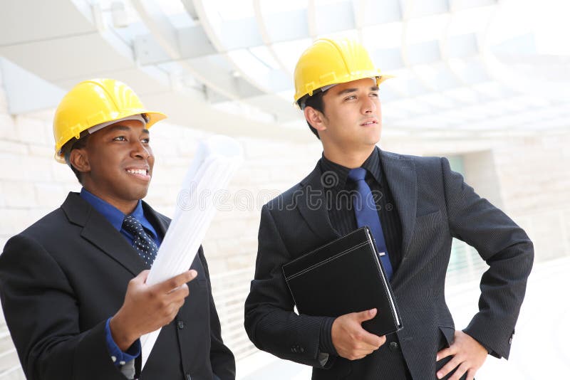 Équipe d'affaires au chantier de construction de bureau image libre de droits Équipe d'affaires au chantier de construction de bureau image libre de droits