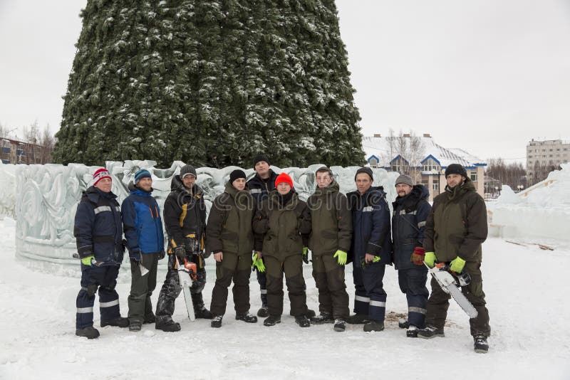 Équipe de constructeurs d'assembleurs de la ville de glace photo stock Équipe de constructeurs d'assembleurs de la ville de glace photo stock