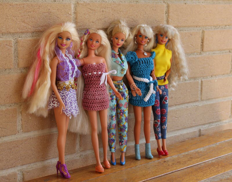 Équipements 80s et 90s de petit morceau de poupées de Barbie images libres de droits Équipements 80s et 90s de petit morceau de poupées de Barbie images libres de droits