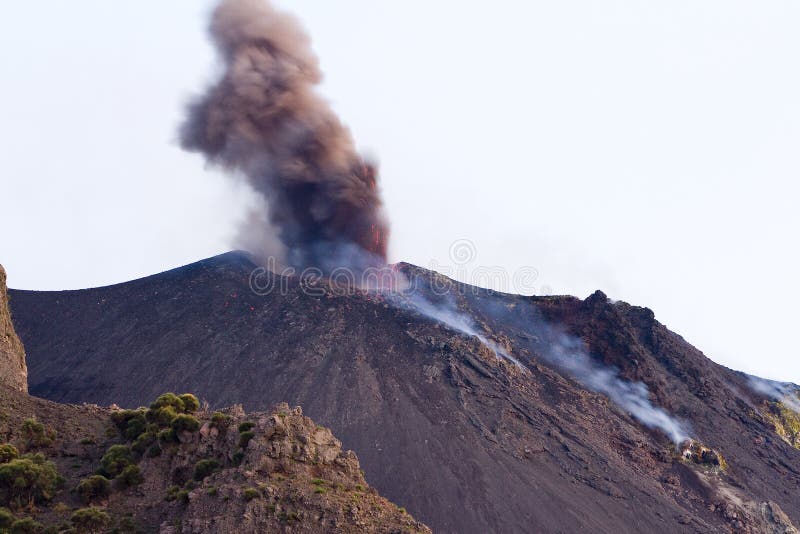 Éruption volcanique, Stromboli images stock Éruption volcanique, Stromboli images stock