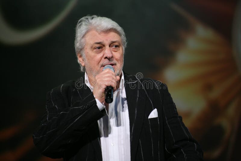 Étoile de la musique russe et soviétique, idole de musique populaire, homme honoré, millionnaire, auteur, chanteur, compositeur V photos stock Étoile de la musique russe et soviétique, idole de musique populaire, homme honoré, millionnaire, auteur, chanteur, compositeur V photos stock