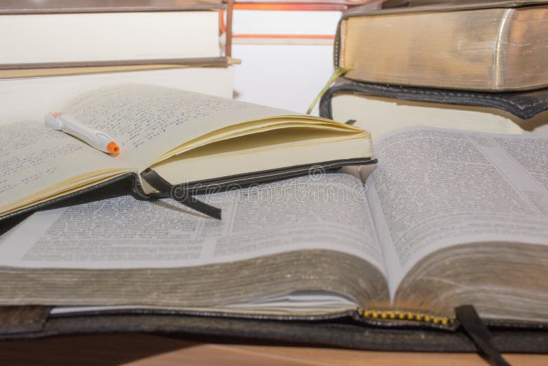 Étude Jounaling de bible photos libres de droits