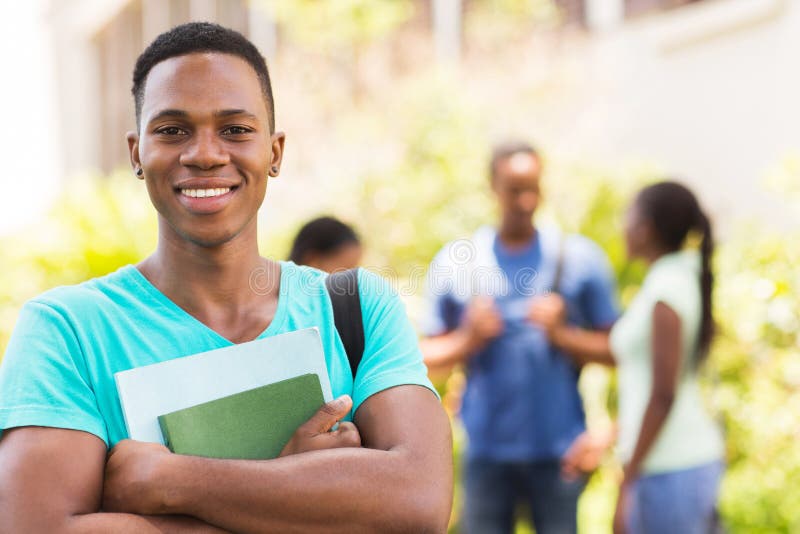 Étudiant universitaire masculin noir images libres de droits