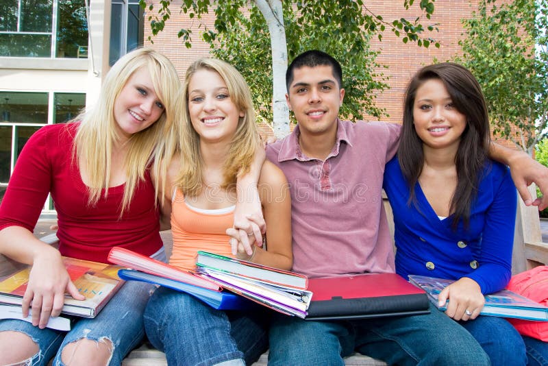 Étudiants en dehors de d'école photos stock Étudiants en dehors de d'école photos stock