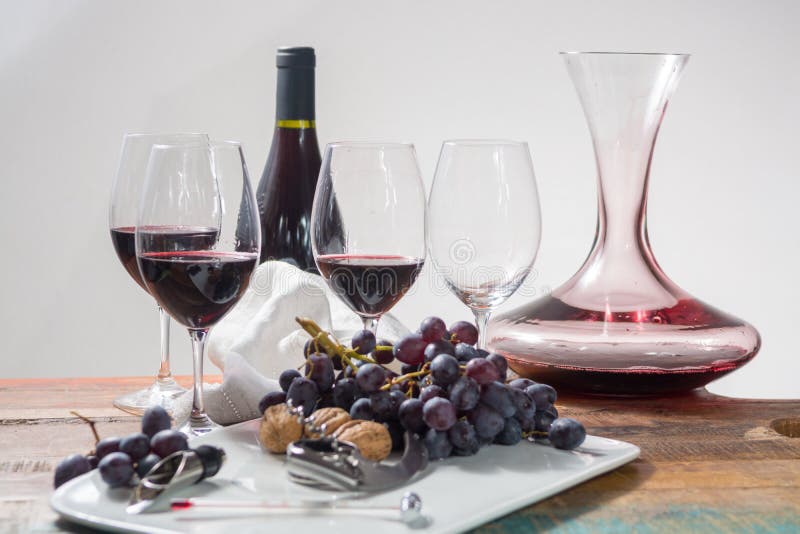 Événement professionnel d'échantillon de vin rouge avec le verre de vin de haute qualité photos libres de droits Événement professionnel d'échantillon de vin rouge avec le verre de vin de haute qualité photos libres de droits