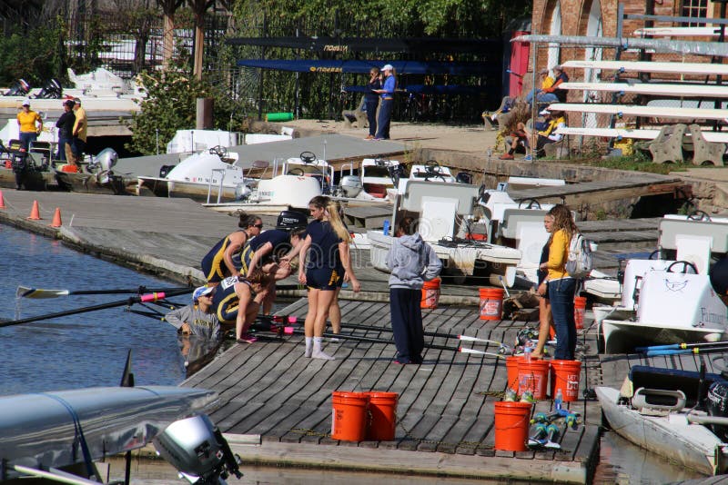 Être prêt pour la régate photos libres de droits Être prêt pour la régate photos libres de droits