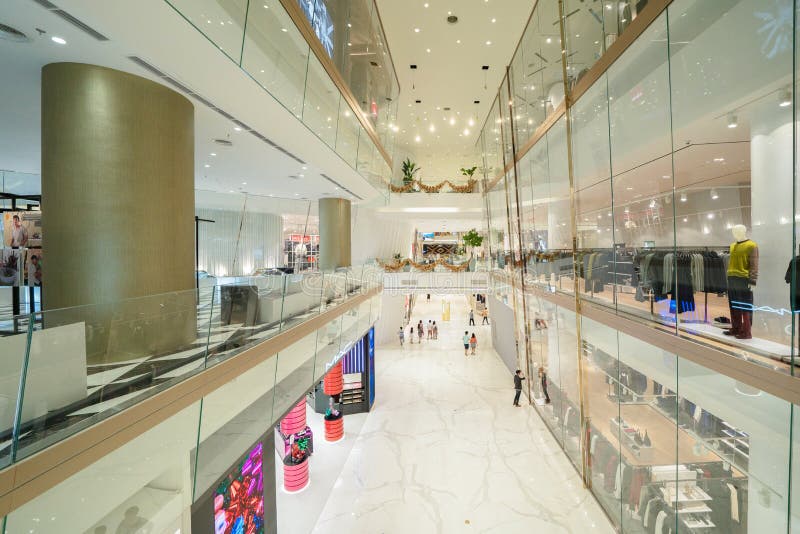 Ícone Sião, shopping da plaza na construção moderna na estrutura da arquitetura conceptual, decoração do design de interiores den imagem de stock Ícone Sião, shopping da plaza na construção moderna na estrutura da arquitetura conceptual, decoração do design de interiores den imagem de stock