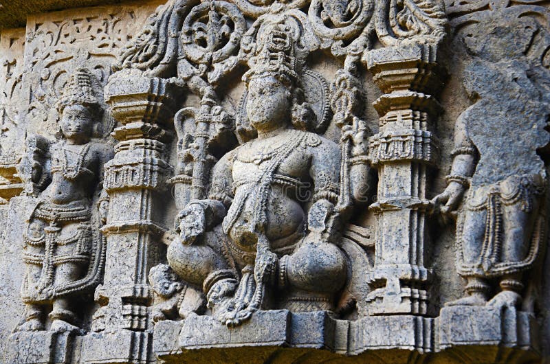 Ídolo maravillosamente tallado de dios, templo de Vitthal, Kolhapur, maharashtra foto de archivo Ídolo maravillosamente tallado de dios, templo de Vitthal, Kolhapur, maharashtra foto de archivo