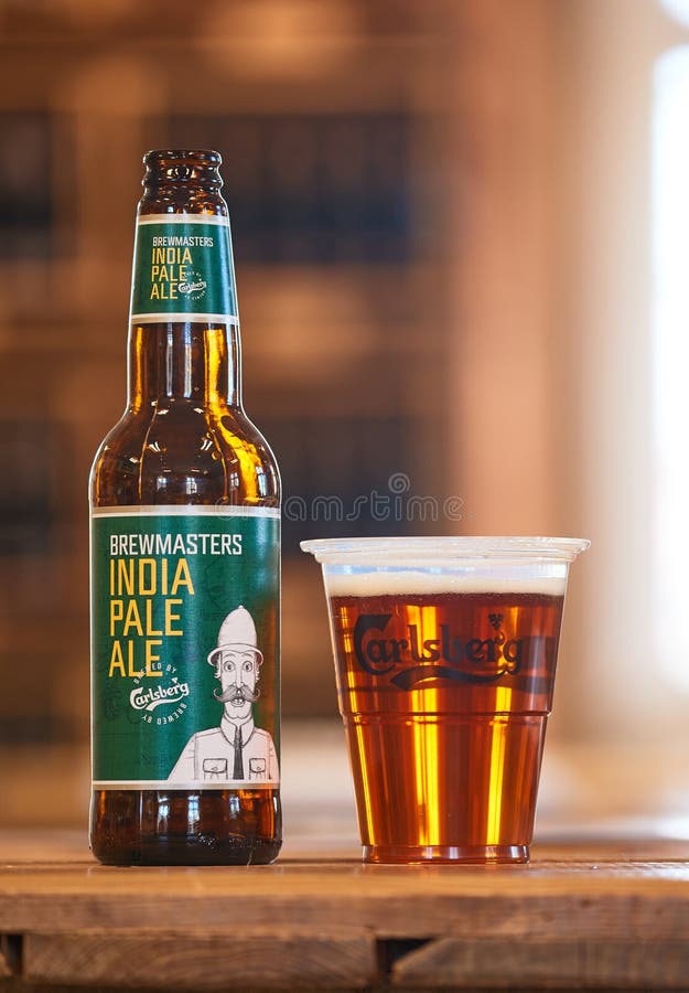 Índia Pale Ale de Brewmasters imagem de stock royalty free Índia Pale Ale de Brewmasters imagem de stock royalty free
