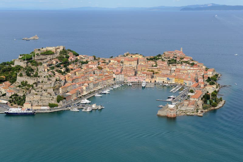 Île De L'Île D'Elbe De Port De Portoferraio Photo stock Image du île