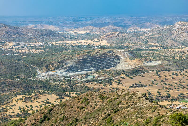 în carieră vor exista lucrări privind extracția mineralelor stock photography