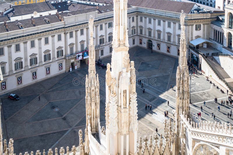 Άποψη Palazzo Reale από το Di Μιλάνο Duomo στοκ εικόνα Άποψη Palazzo Reale από το Di Μιλάνο Duomo στοκ εικόνα
