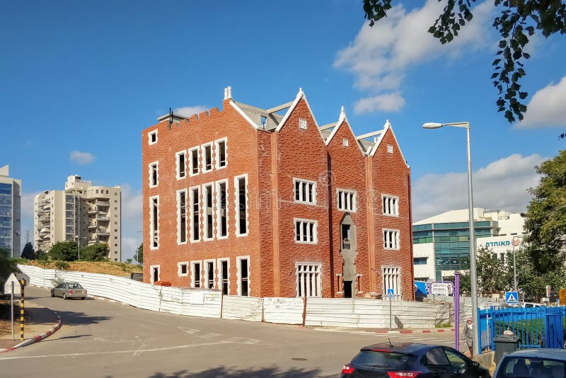 Αντίγραφο της νέας συναγωγής York’s Chabad κάτω από την κατασκευή σε Rishon LeTsiyon στοκ φωτογραφίες με δικαίωμα ελεύθερης χρήσης Αντίγραφο της νέας συναγωγής York’s Chabad κάτω από την κατασκευή σε Rishon LeTsiyon στοκ φωτογραφίες με δικαίωμα ελεύθερης χρήσης