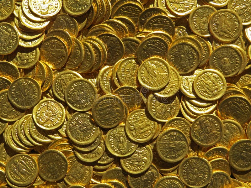 Αρχαίος θησαυρός νομισμάτων Σφραγισμένα χρυσά στρογγυλά χρήματα στοκ εικόνες με δικαίωμα ελεύθερης χρήσης
