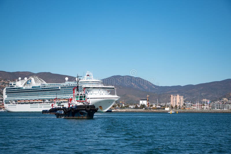 Βάρκα ρυμουλκών στον κόλπο Ensenada, Ensenada, Baja Καλιφόρνια, Μεξικό στοκ εικόνες Βάρκα ρυμουλκών στον κόλπο Ensenada, Ensenada, Baja Καλιφόρνια, Μεξικό στοκ εικόνες