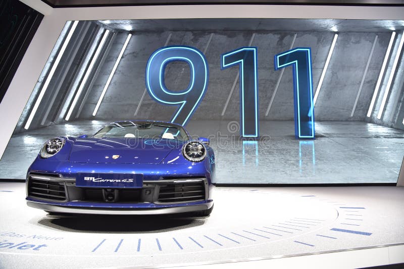 Γενεύη, Ελβετία - 5 Μαρτίου 2019: Porsche 911 αυτοκίνητο καμπριολέ Carrera 4s που επιδεικνύεται στη διεθνή έκθεση αυτοκινήτου της στοκ φωτογραφία με δικαίωμα ελεύθερης χρήσης Γενεύη, Ελβετία - 5 Μαρτίου 2019: Porsche 911 αυτοκίνητο καμπριολέ Carrera 4s που επιδεικνύεται στη διεθνή έκθεση αυτοκινήτου της στοκ φωτογραφία με δικαίωμα ελεύθερης χρήσης