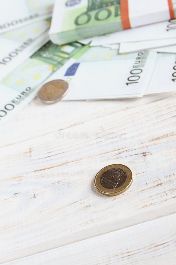 Ευρο- λογαριασμοί και νομίσματα χρημάτων στοκ φωτογραφία Ευρο- λογαριασμοί και νομίσματα χρημάτων στοκ φωτογραφία