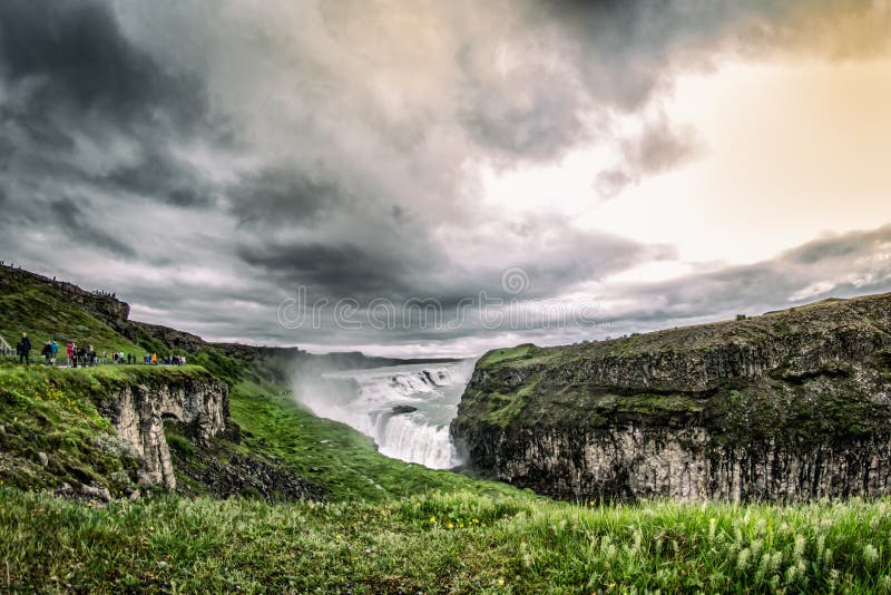 Ζαλίζοντας πτώσεις Gullfoss στοκ φωτογραφίες με δικαίωμα ελεύθερης χρήσης Ζαλίζοντας πτώσεις Gullfoss στοκ φωτογραφίες με δικαίωμα ελεύθερης χρήσης