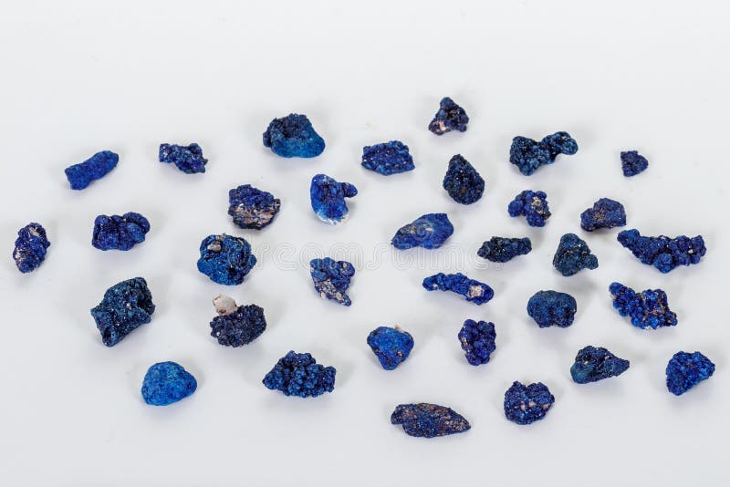 Μακρο ορυκτά Malachite και Azurite πετρών στο άσπρο κλίμα στοκ φωτογραφίες με δικαίωμα ελεύθερης χρήσης Μακρο ορυκτά Malachite και Azurite πετρών στο άσπρο κλίμα στοκ φωτογραφίες με δικαίωμα ελεύθερης χρήσης