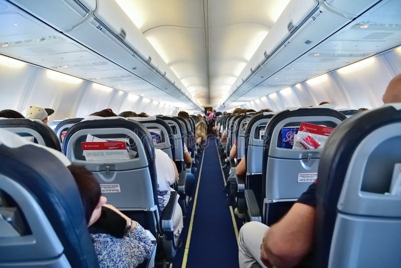 Μόσχα, Ρωσία - 29 Μαΐου 2018 Στο αεροπλάνο Boeing 737 η αερογραμμή Rossiya στοκ εικόνες Μόσχα, Ρωσία - 29 Μαΐου 2018 Στο αεροπλάνο Boeing 737 η αερογραμμή Rossiya στοκ εικόνες