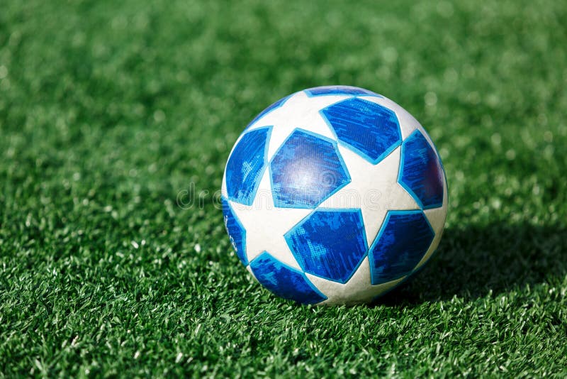 Ένωση UEFA της Adidas της σφαίρας πρωτοπόρων στοκ εικόνες Ένωση UEFA της Adidas της σφαίρας πρωτοπόρων στοκ εικόνες