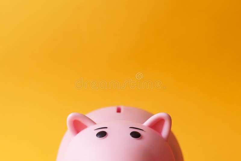 Ρόδινο κιβώτιο χρημάτων παιχνιδιών piggy στοκ εικόνα με δικαίωμα ελεύθερης χρήσης Ρόδινο κιβώτιο χρημάτων παιχνιδιών piggy στοκ εικόνα με δικαίωμα ελεύθερης χρήσης
