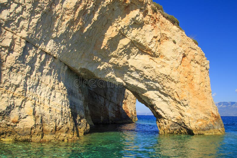 Το διάσημο μπλε ανασκάπτει την άποψη σχετικά με το νησί της Ζάκυνθου Ελλάδα στοκ φωτογραφίες Το διάσημο μπλε ανασκάπτει την άποψη σχετικά με το νησί της Ζάκυνθου Ελλάδα στοκ φωτογραφίες