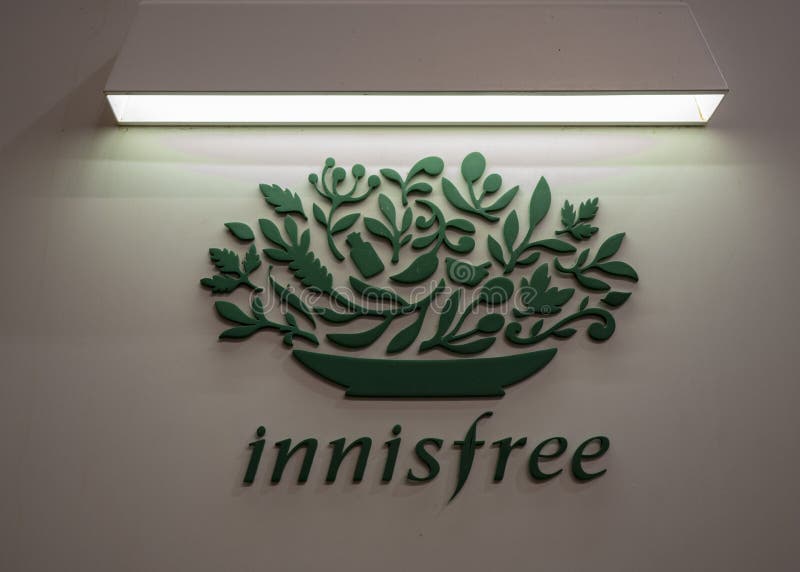 Το λογότυπο καταστημάτων του innisfree στοκ εικόνα με δικαίωμα ελεύθερης χρήσης Το λογότυπο καταστημάτων του innisfree στοκ εικόνα με δικαίωμα ελεύθερης χρήσης