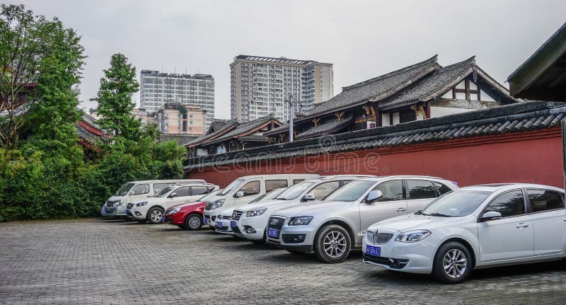 Χώρος στάθμευσης αυτοκινήτων σε Chengdu, Κίνα στοκ φωτογραφία με δικαίωμα ελεύθερης χρήσης Χώρος στάθμευσης αυτοκινήτων σε Chengdu, Κίνα στοκ φωτογραφία με δικαίωμα ελεύθερης χρήσης